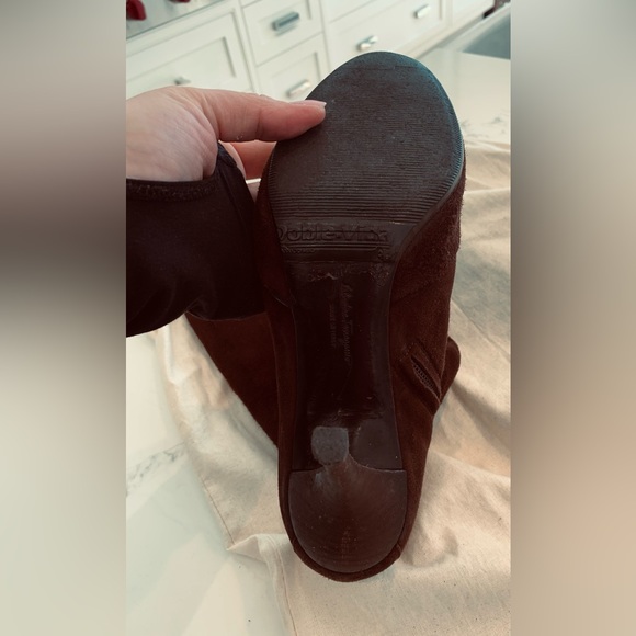 Ferragamo Vara Bow suede boots - Picture 5 of 7